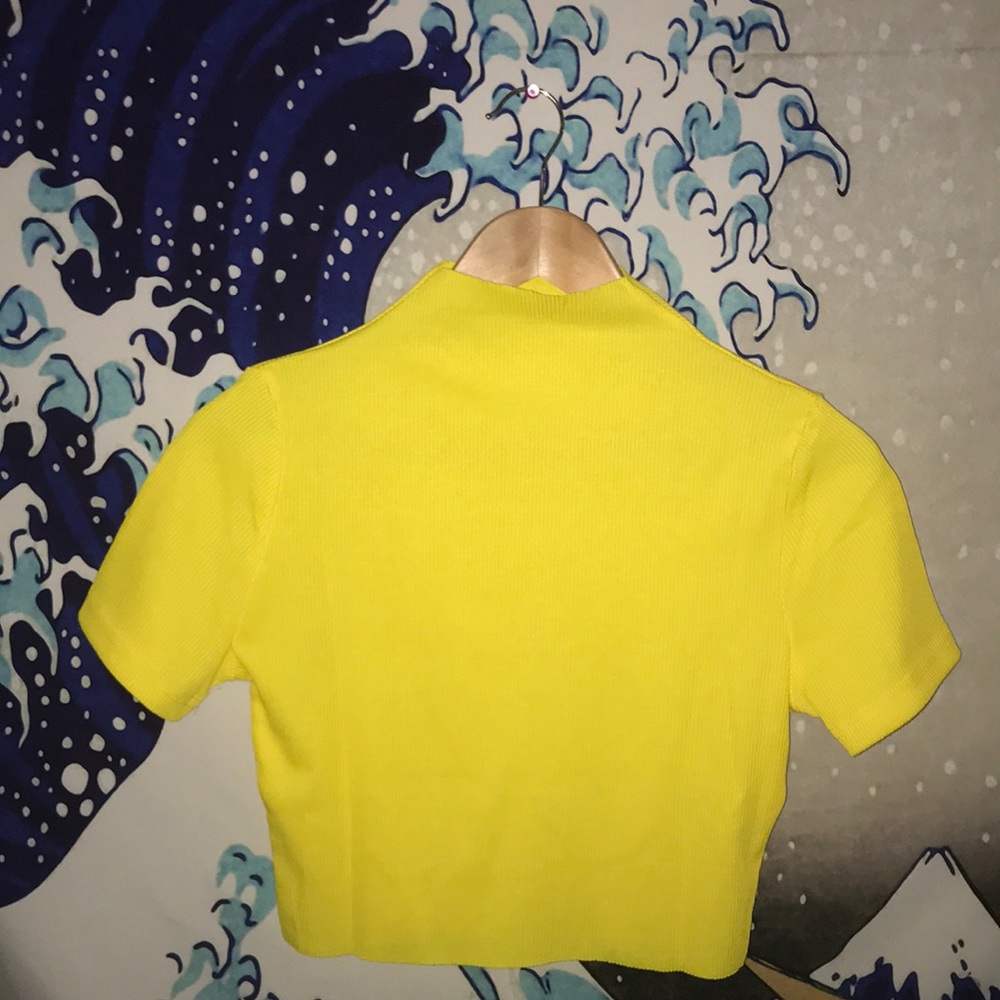 yellow cropped shirt sleeve mock turtle neck